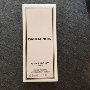 Dahlia noir